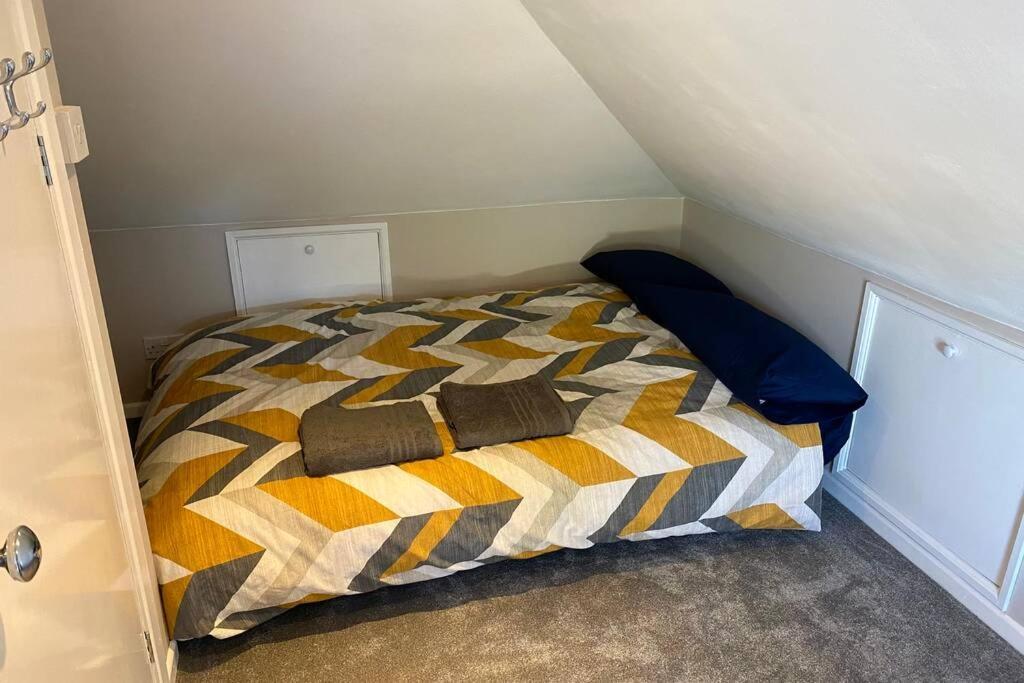 Spacious 2 Bed APT sleeps 4 near Bournemouth Beach Exterior foto