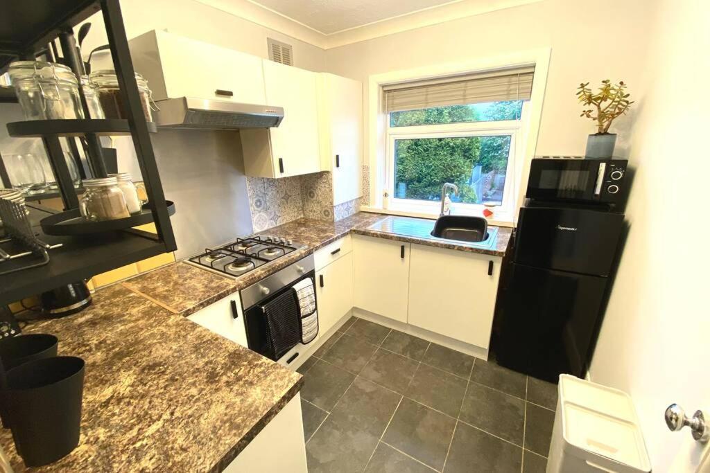 Spacious 2 Bed APT sleeps 4 near Bournemouth Beach Exterior foto