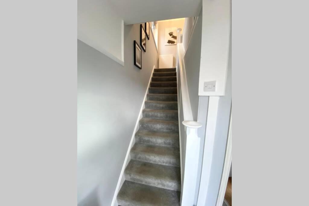 Spacious 2 Bed APT sleeps 4 near Bournemouth Beach Exterior foto